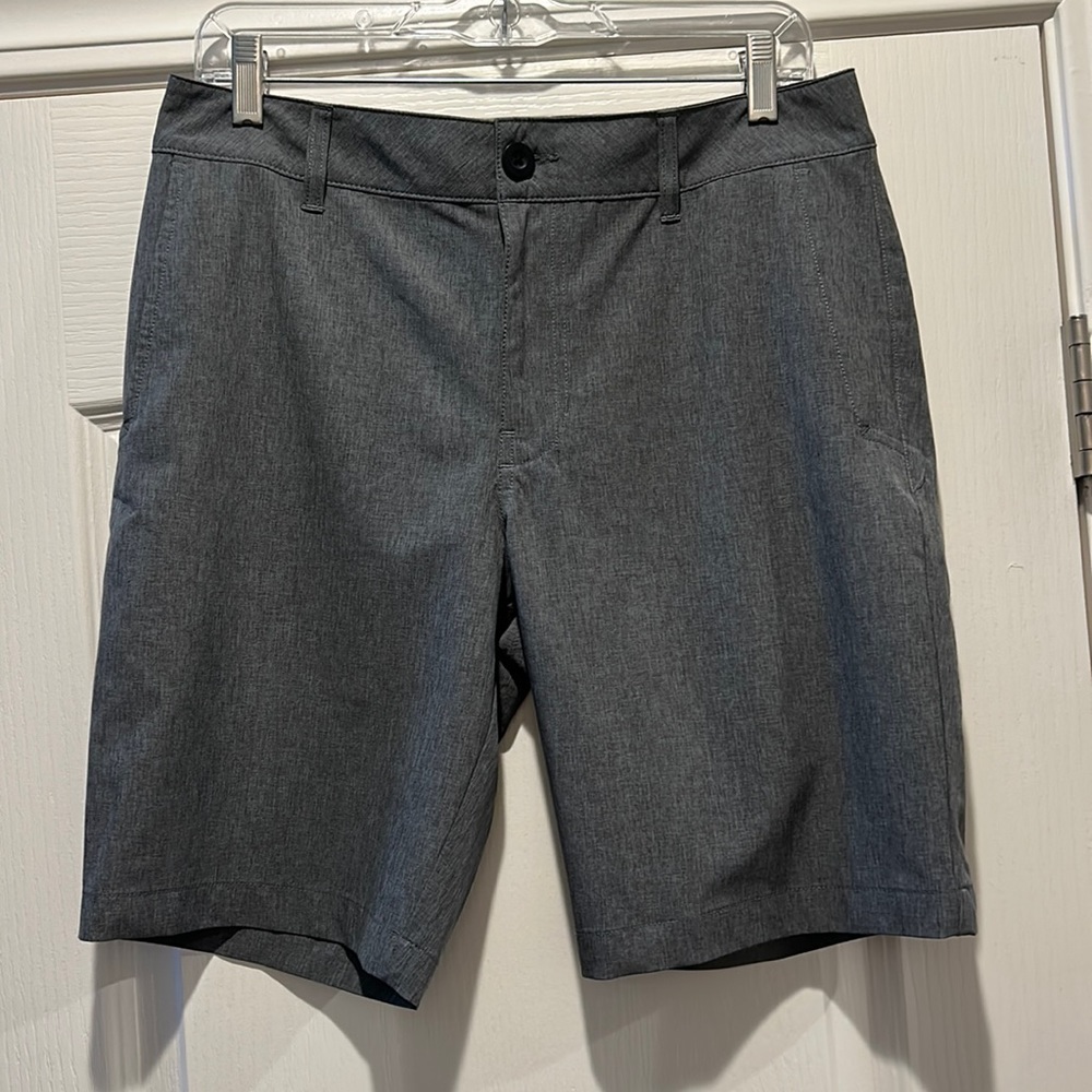 RSQ MID-LENGTH HYBRID SHORTS.ABOVE KNEE SIZE 30 GREAT CONDITION. BUNDLE 2 SAVE